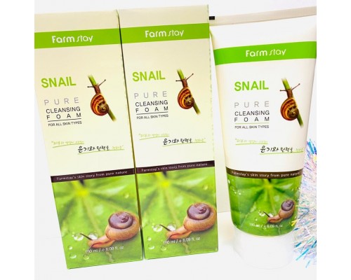 Пенка для умывания лица очищающая Farm Stay Snail